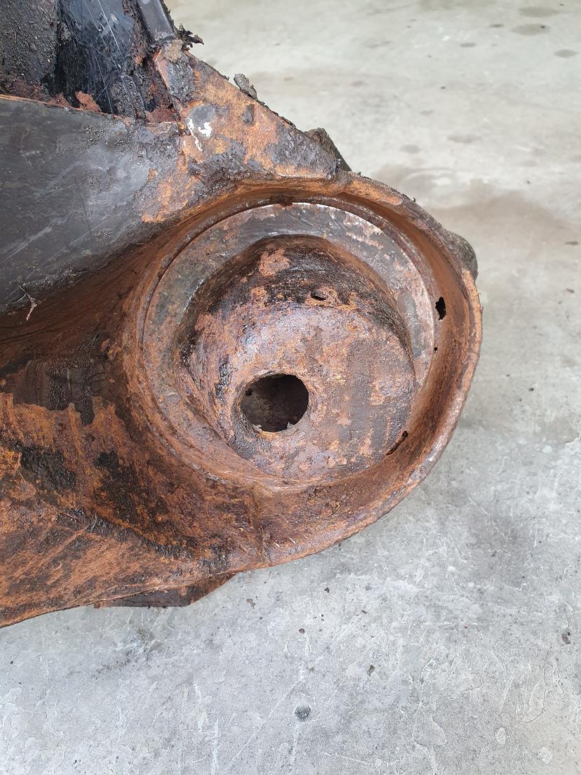 XJR-S Front Axle Rebuild 4